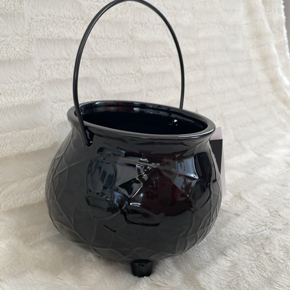 Glass Cauldron - Picture 3 of 5